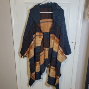 Boutique M Plaid Hooded Poncho
